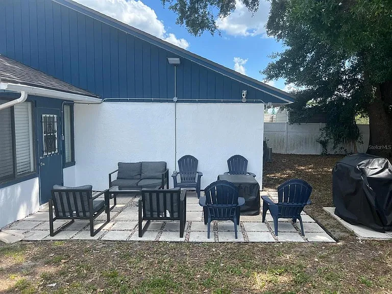 202 Village View Ln — Photo 9
