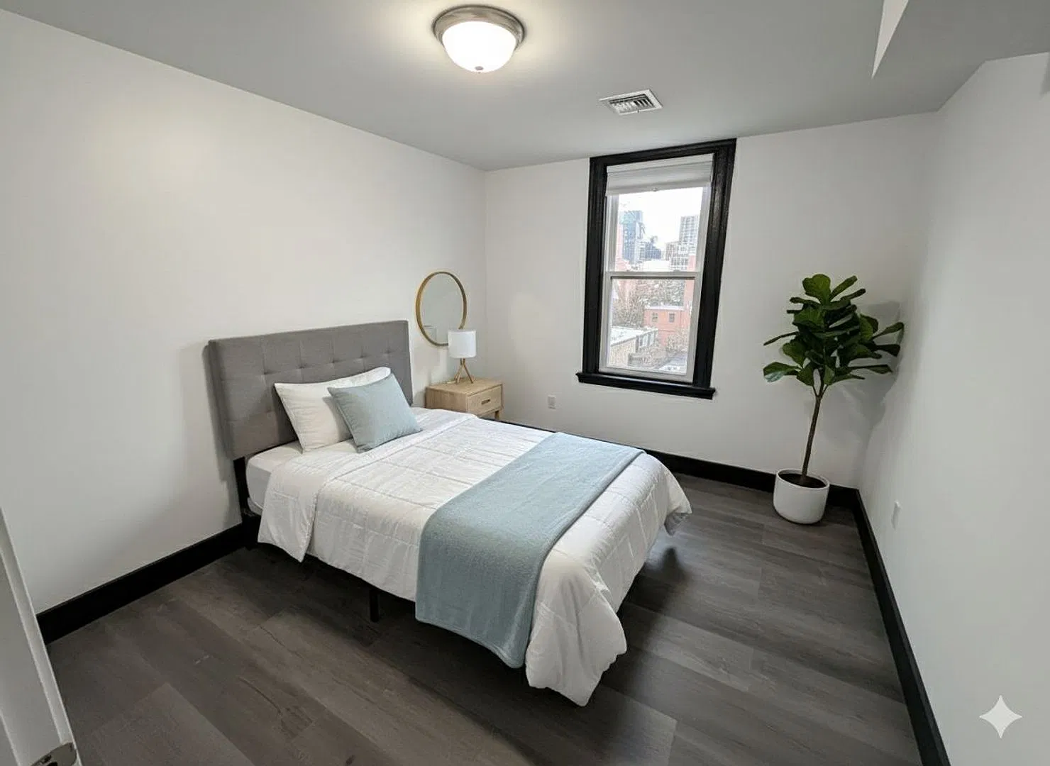 910 S 18 LLC — Photo 1