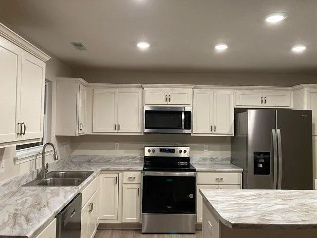 2301 Bitternut Dr — Photo 4