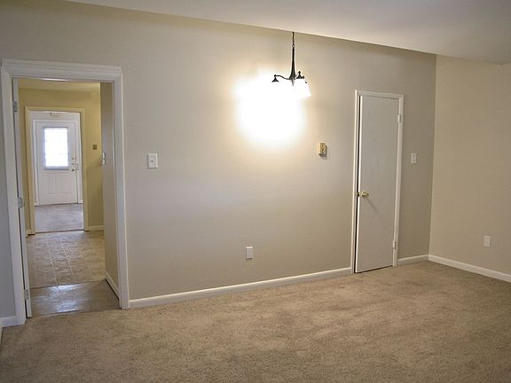 5th image of 320 Bridge St APT 202