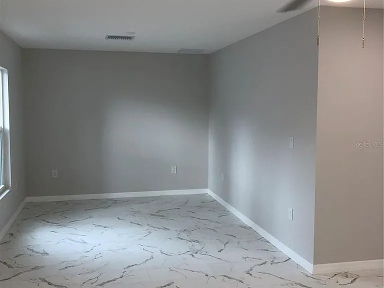 345 Parkland Ave — Photo 10