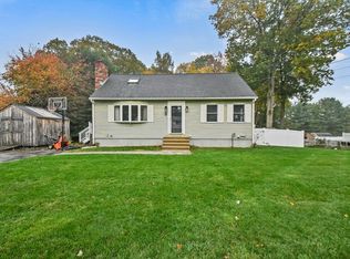 15 Westview Dr, Webster, MA 01570