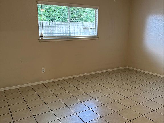 3rd image of 3314 Scotch Moss Ln