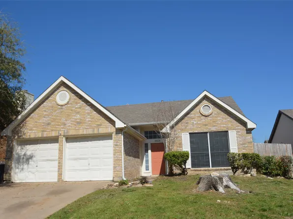 10028 Long Rifle Dr, Fort Worth, TX 76108