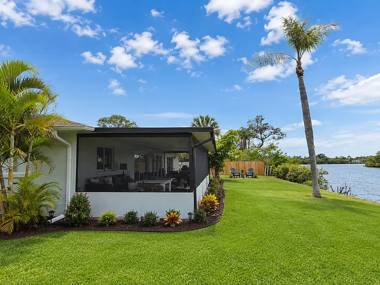 902 Bayshore Dr — Photo 5
