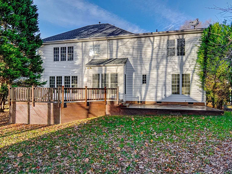 17005 Hampton Trace Rd — Photo 7