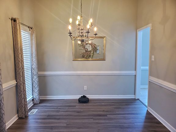 3rd image of 204 Ruby Belle Way