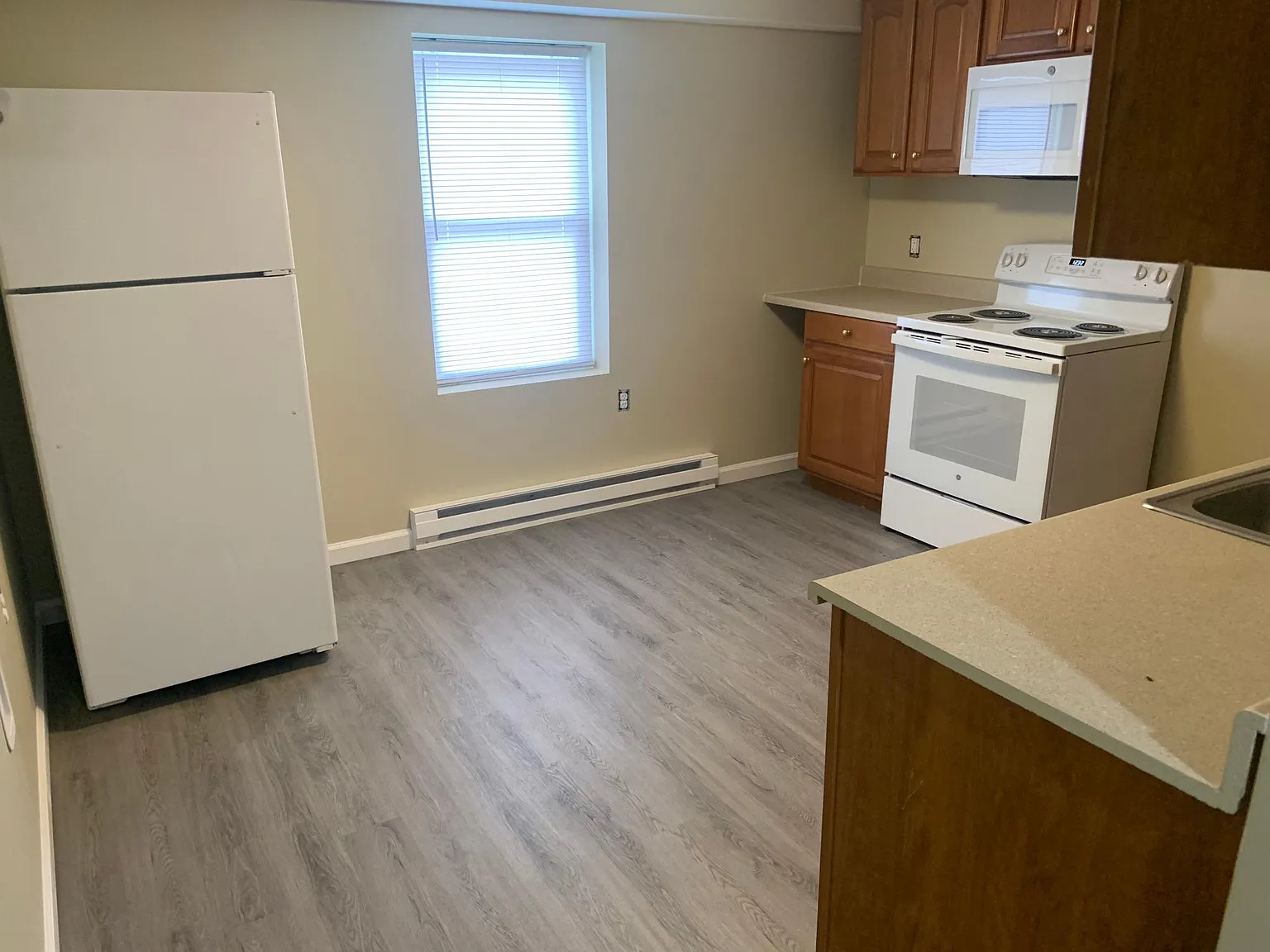 1 bed, 850 sqft, $1,280 — Photo 4