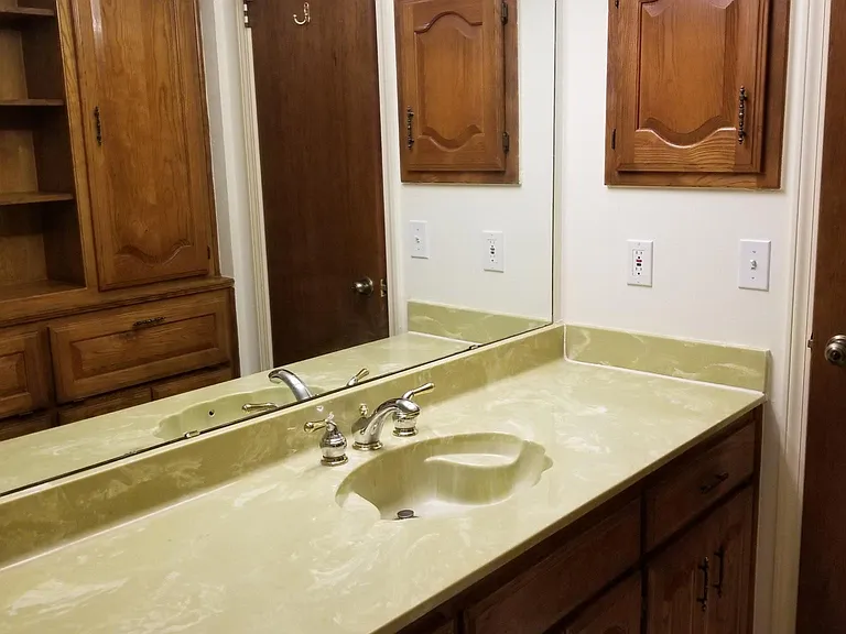 624 Cleveland St — Photo 8