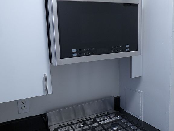 3rd image of 172 Spring St APT 12