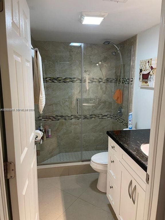 3200 NE 7th Ct APT 306C, photo 4
