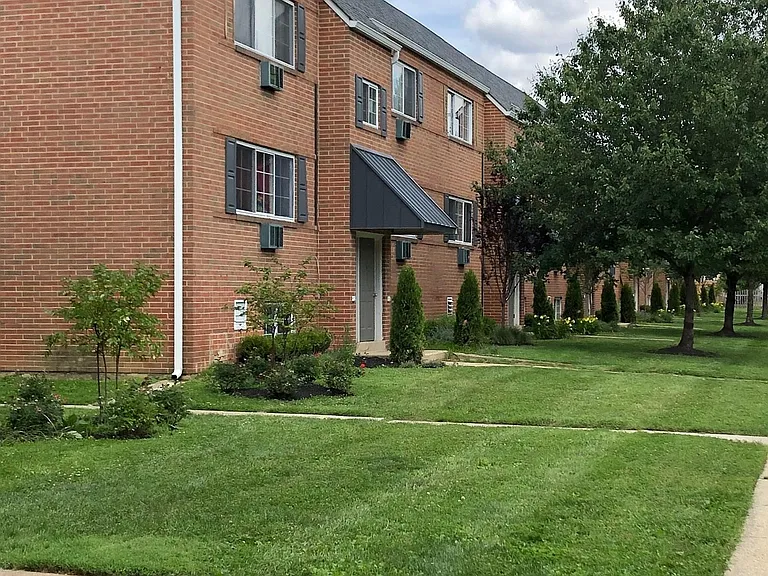 Maple Walk Apartments — Photo 41