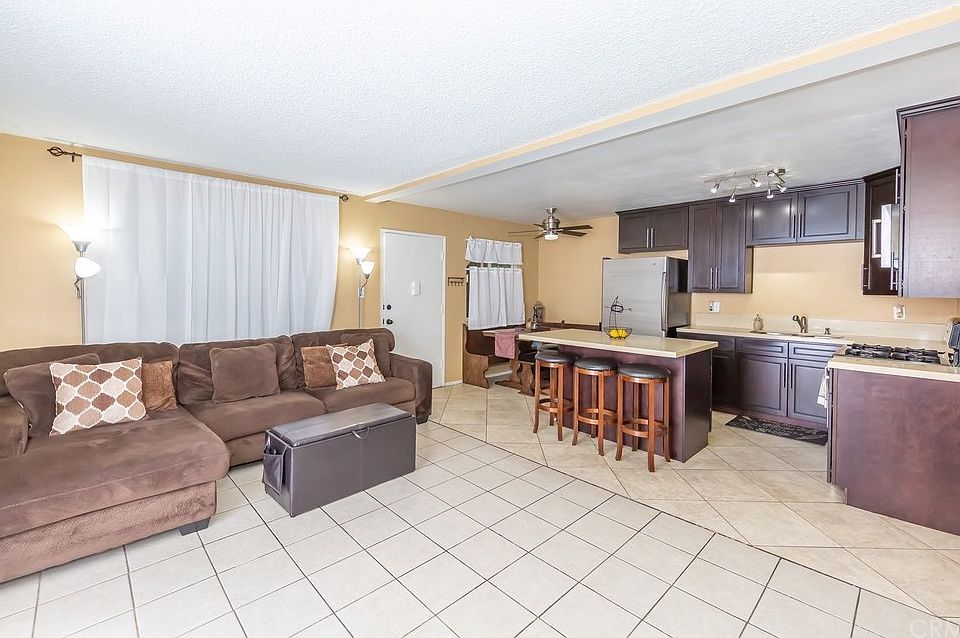 1st image of 3345 Santa Fe Ave APT 26