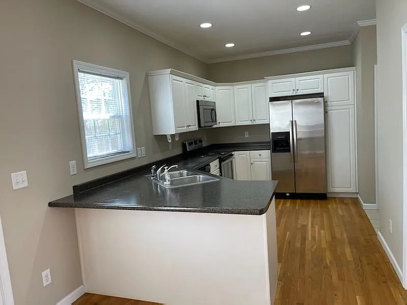 3 bed, 2.5 bath, 1400 sqft, $1,575 — Photo 3