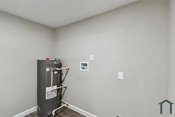 10625 Bay Hills Cir — Photo 33