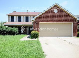 2860 Ironwood Dr, Grand Prairie, TX 75052