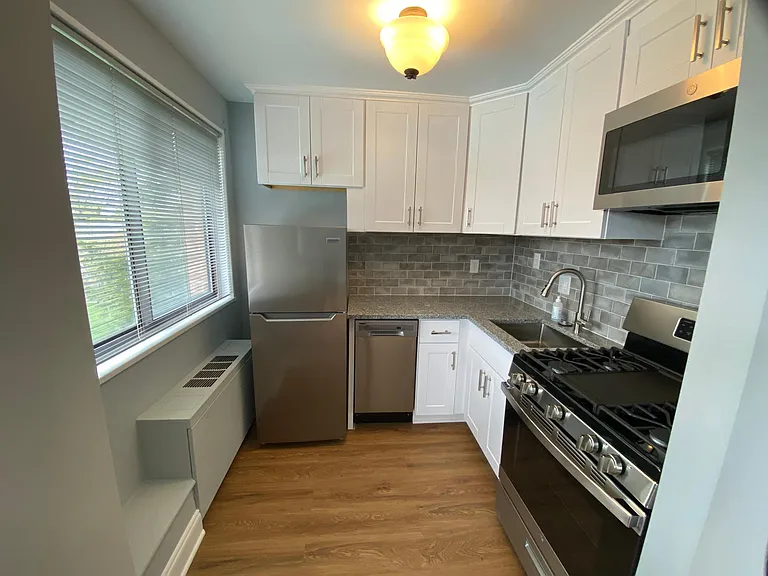3515 Washington Blvd — Photo 2