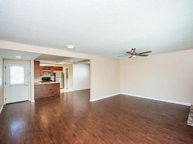 15412 Shasta Ln — Photo 14