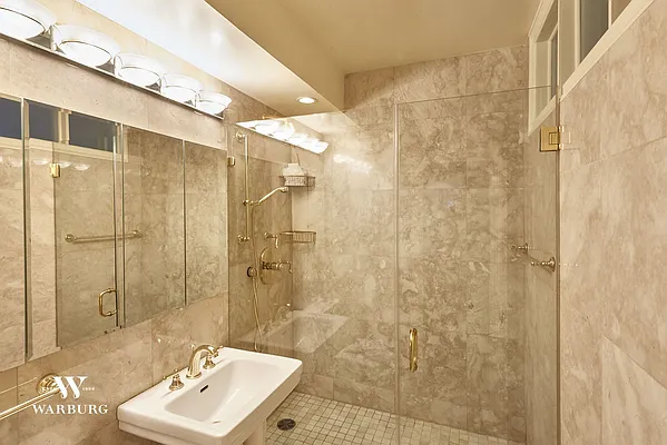 Sold by Warburg | media 35