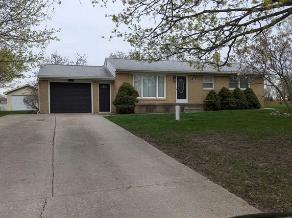 3292 Frederick St, Grand Blanc, MI 48439