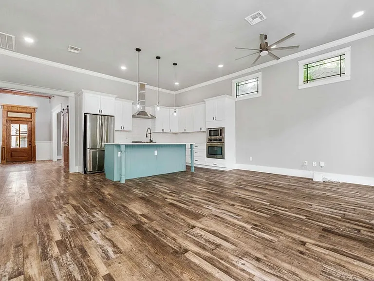 1018 Burnet St — Photo 14