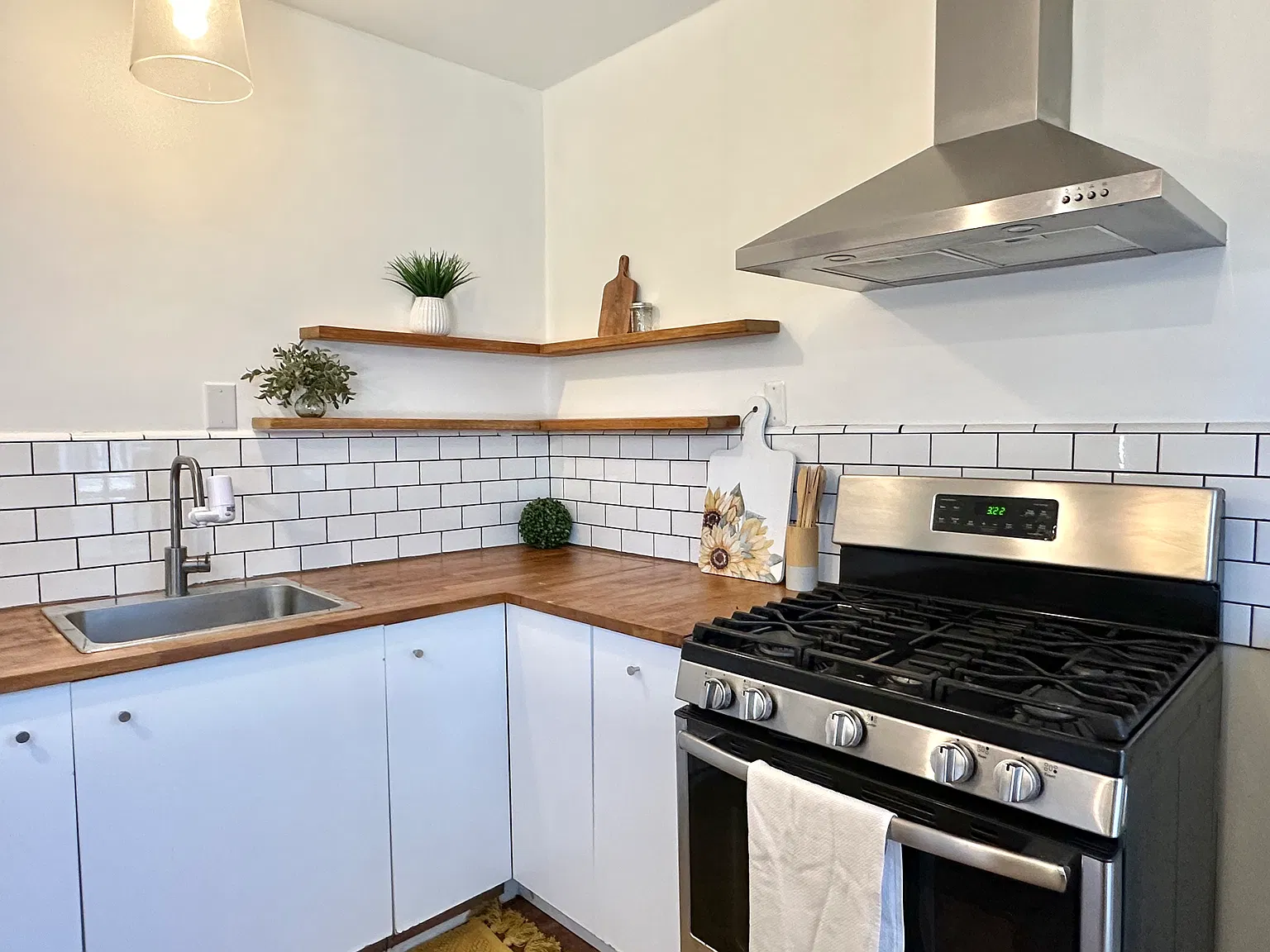 3 bed, $1,900 — Photo 3