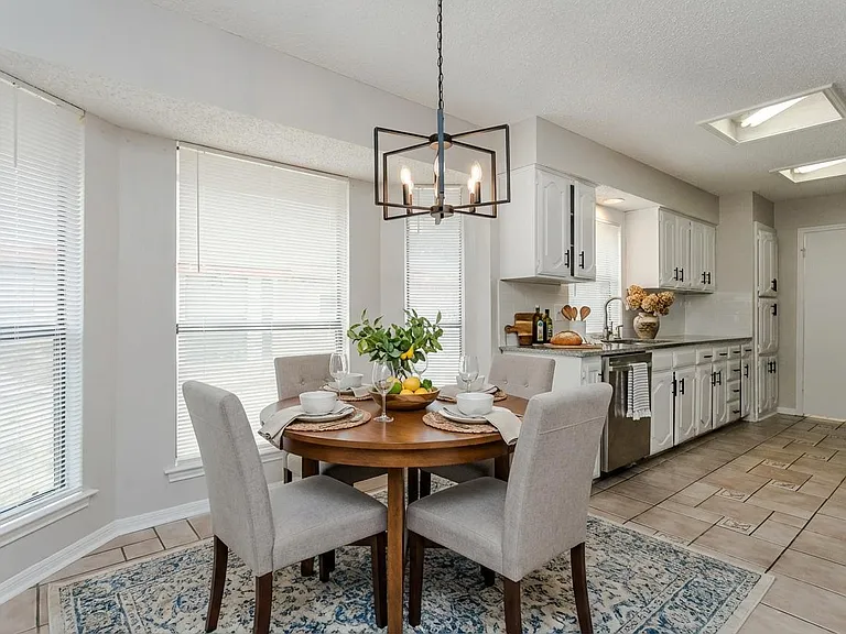 4617 Olympia Dr — Photo 4
