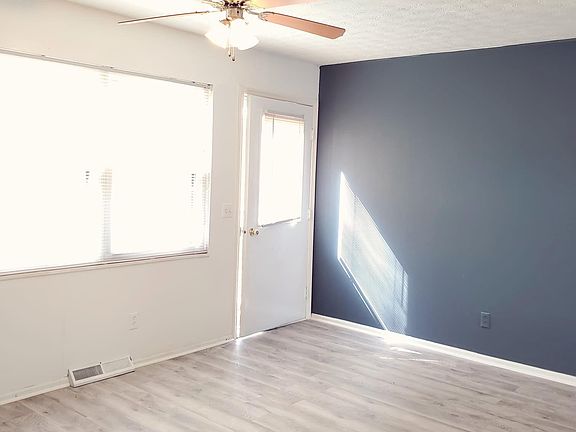 3rd image of 4563 Norwell Dr E