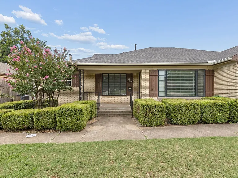 1108 Larchmont Ln — Photo 5