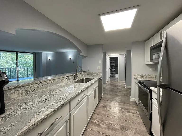 509 Aurora Ave #506 — Photo 11
