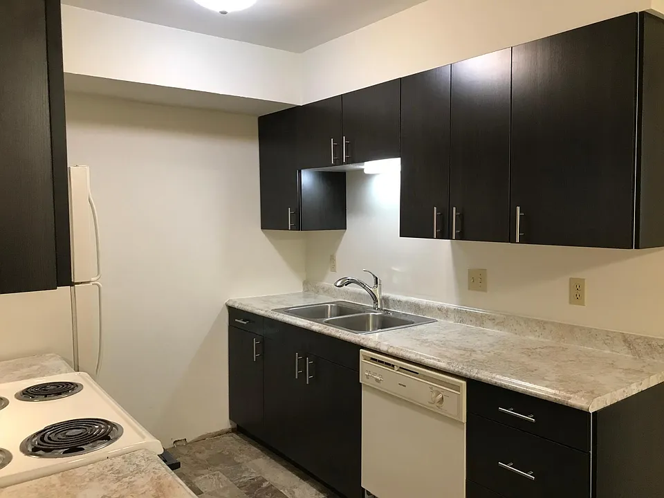New kitchen cabinets and countertop!
