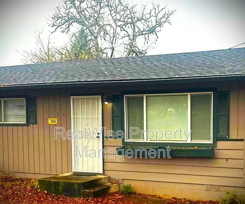 3160 Cloverlawn Dr photo 1