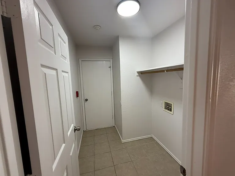 8424 Cove Meadow Ln — Photo 2