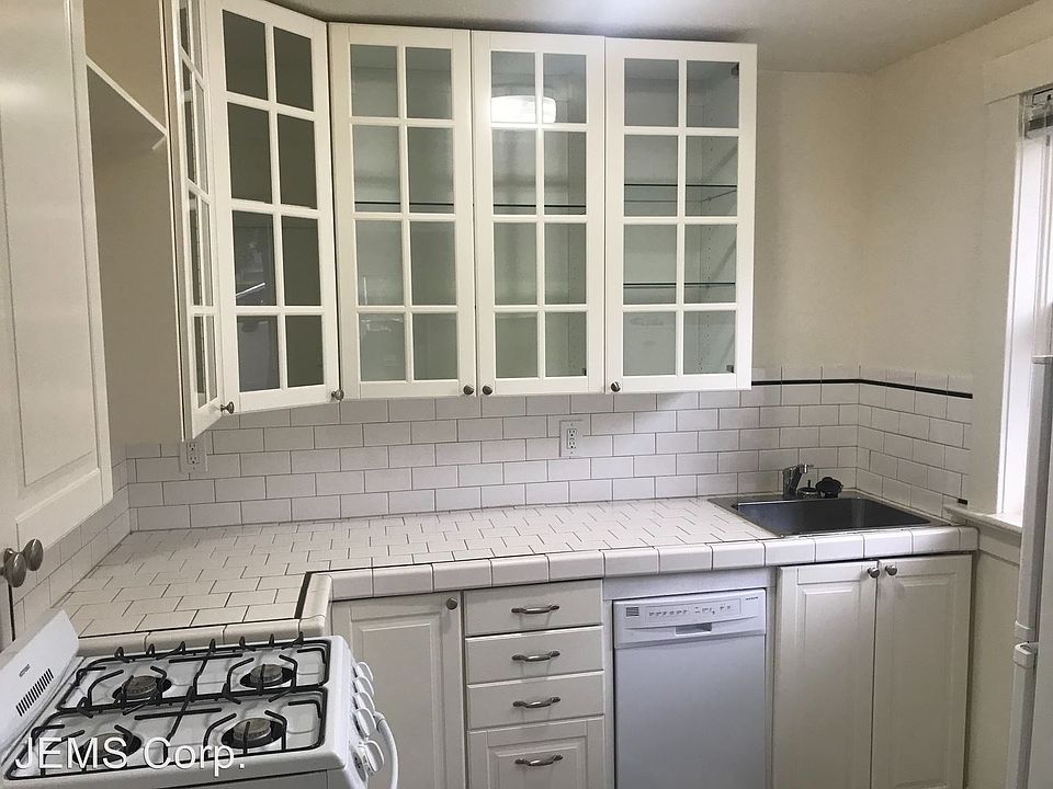 1st image of 931 NW 20th Ave #16