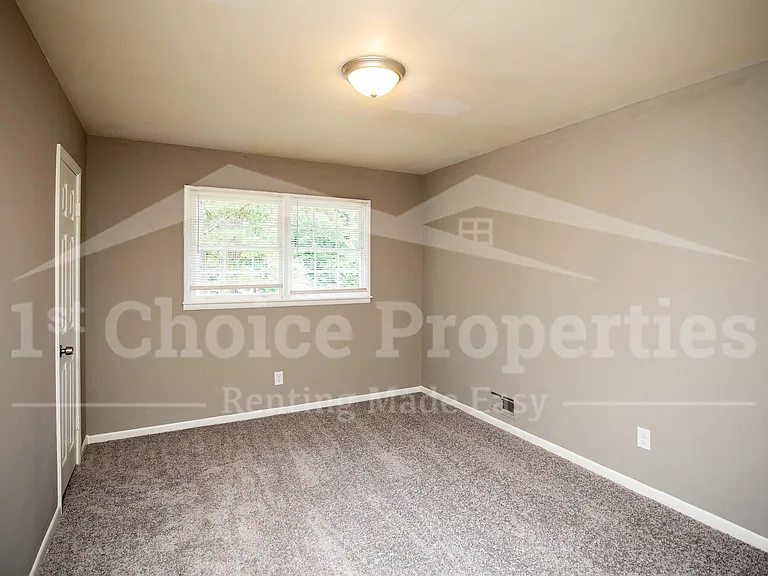 1037 Dawn Dr — Photo 12