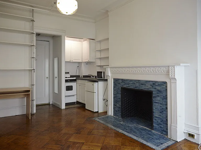 319 W 76th St #11 — Photo 2