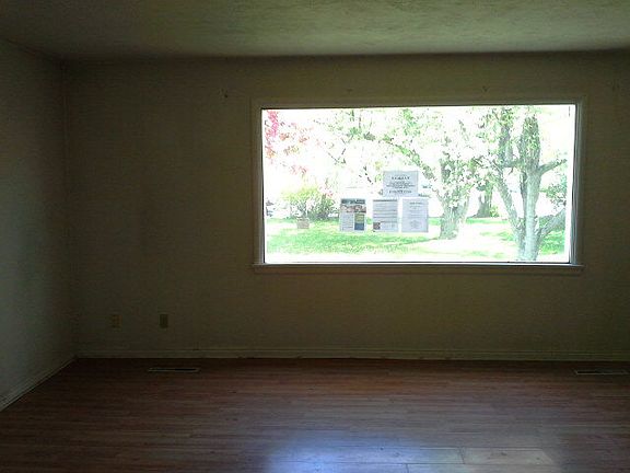 4th image of 465 Highland Dr
