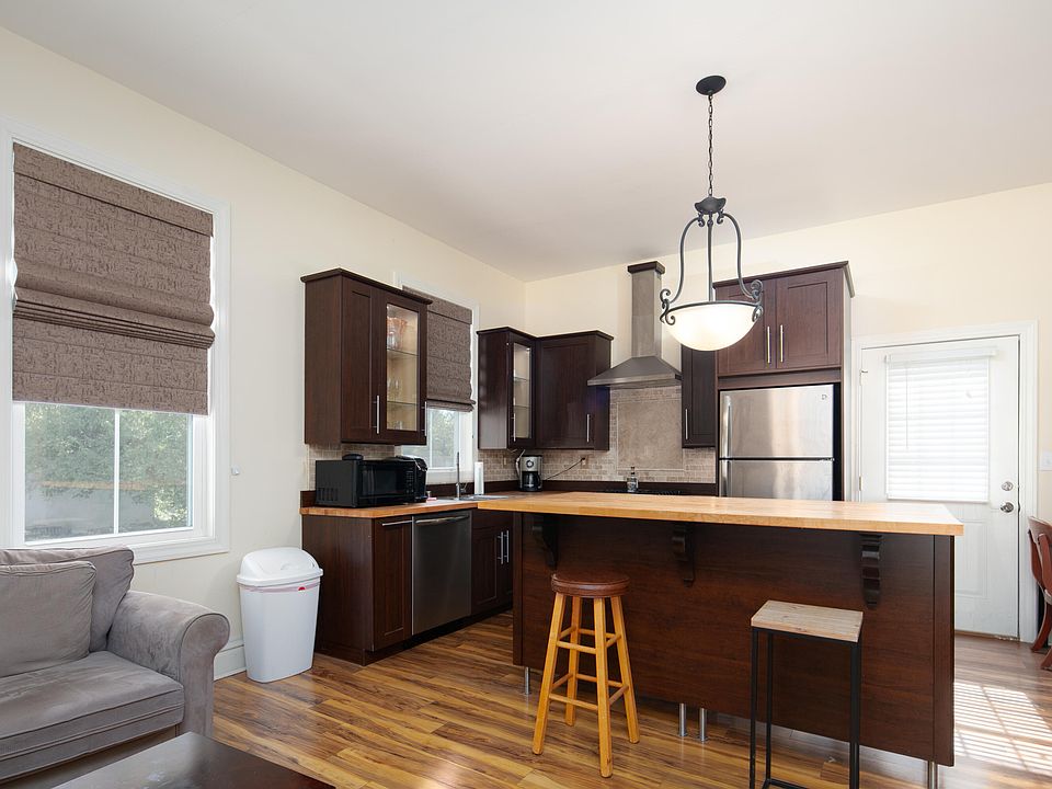 2nd image of 19 Lee St