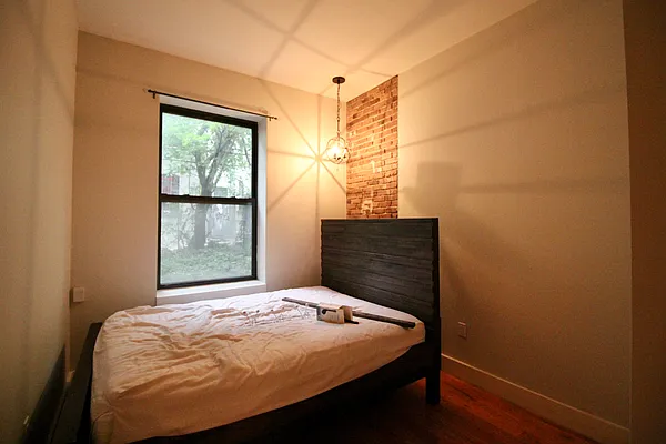 Rented by Hagstrom Management Inc | media 8