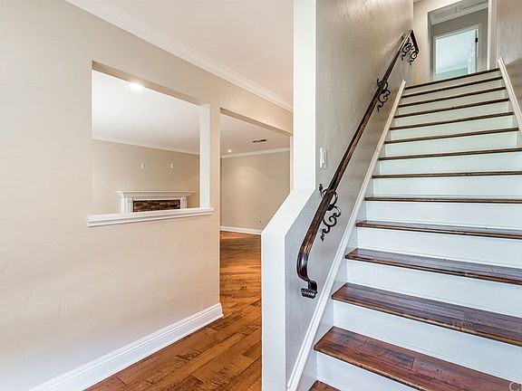 4th image of 2102 Stratford Way