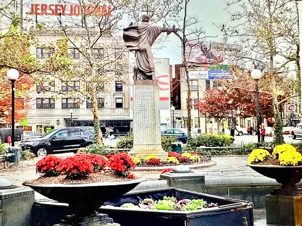 40 Vroom Street image 1 of 28