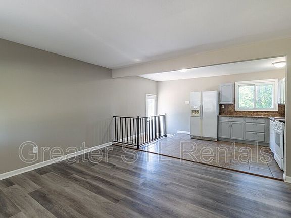 5th image of 20 Ville Donna Ct