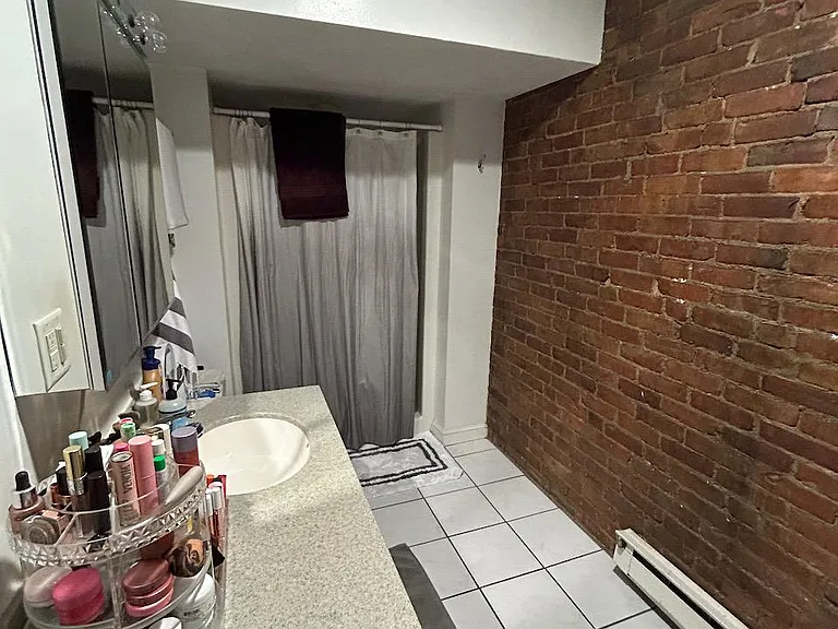 235 W Newton St #2 — Photo 5