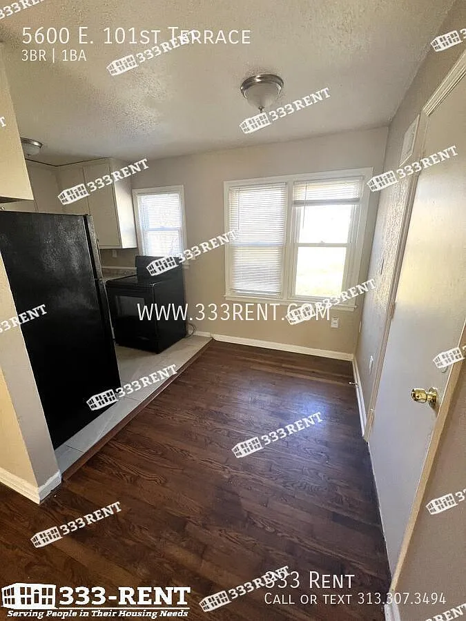 3 bed, 816 sqft, $1,345 — Photo 3