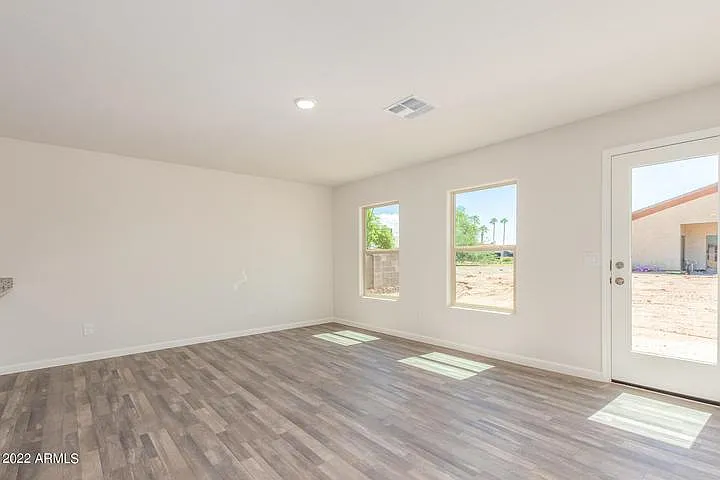 4 bed, 1400 sqft, $1,545 — Photo 3