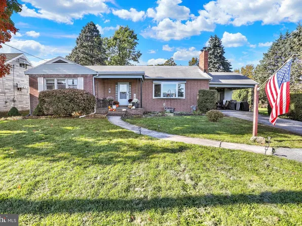 138 S Freeman St, Robesonia, PA 19551