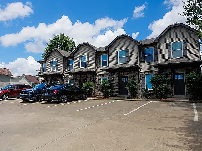 2 bed, 2.5 bath, 1175 sqft, $1,400 — Photo 2
