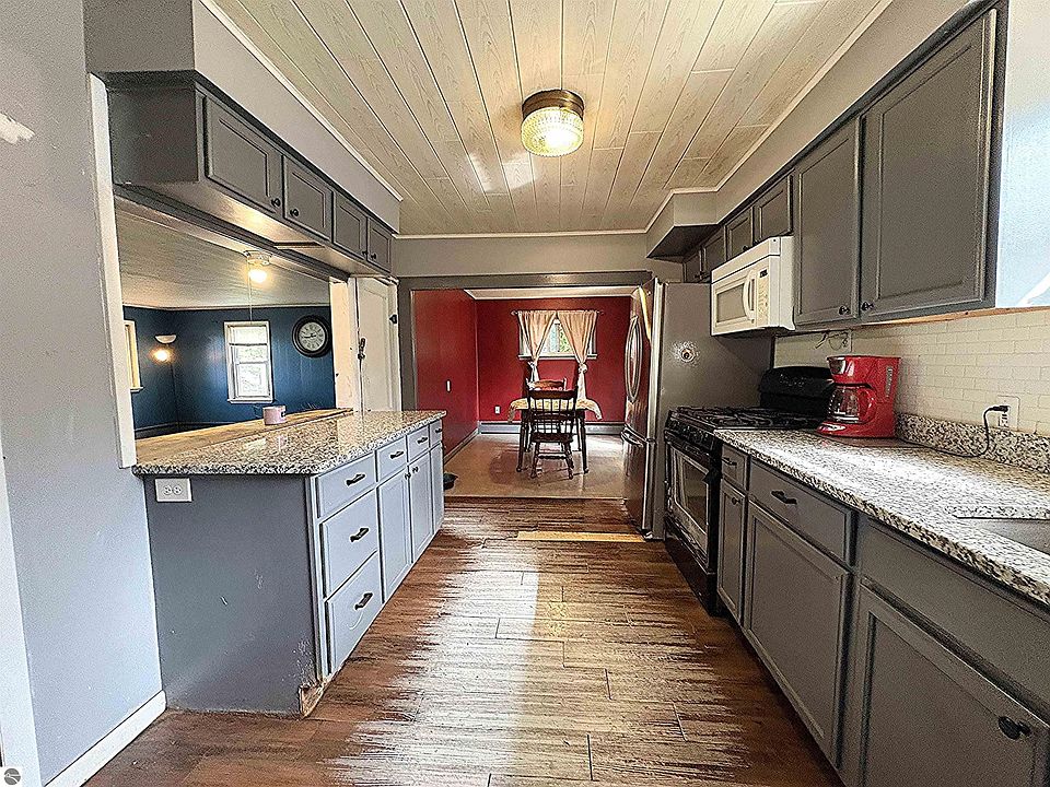 1430 3rd Ave, photo 3