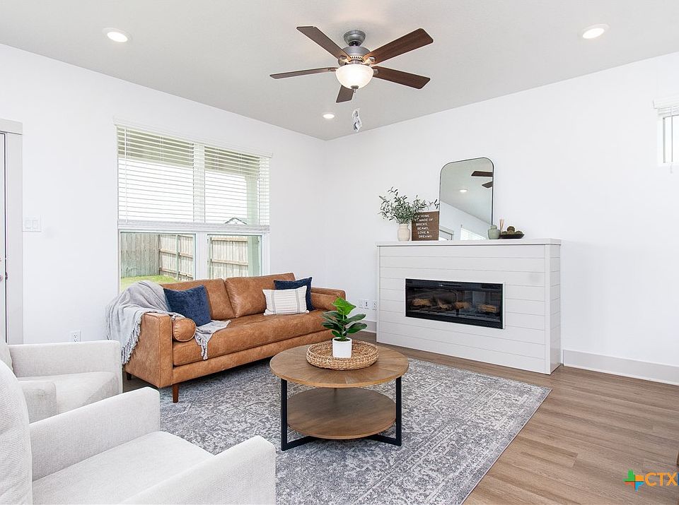 1st image of 2057 Stillwell St