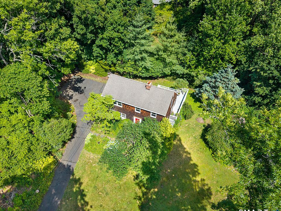 1st image of 8 Oakledge Circle